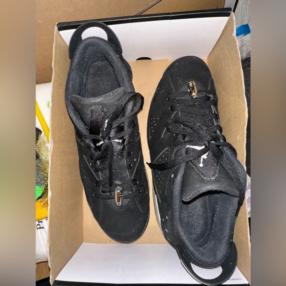 Jordan 6 - Picture 2 of 4